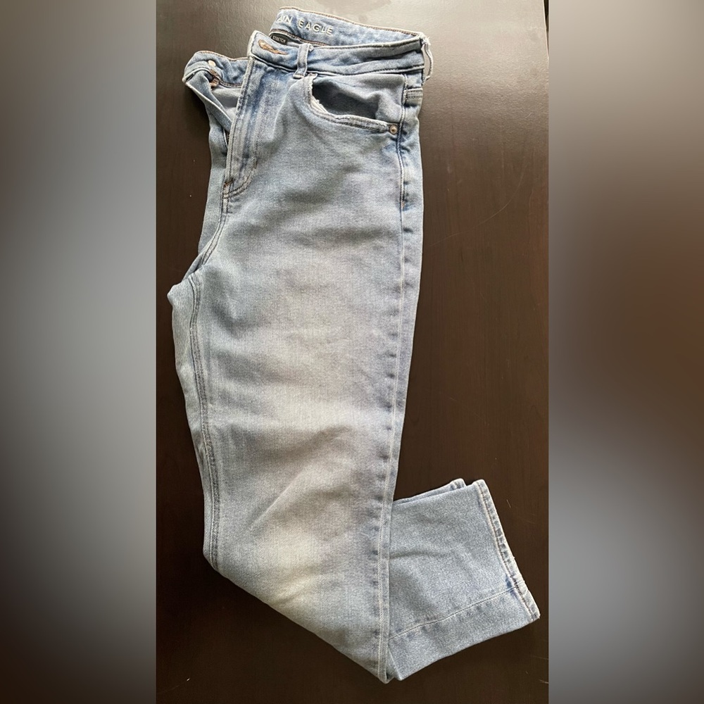 American Eagle Mom Jeans Size 8 Short